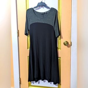 M Nina Leonard 1/3 sleeve color block shift dress with POCKETS